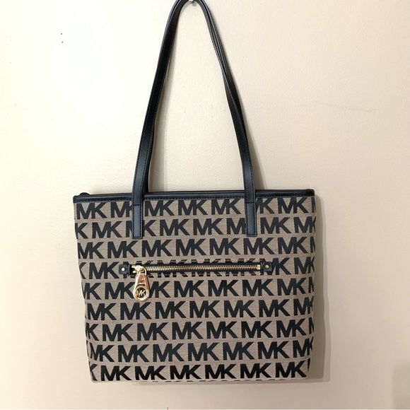 MICHAEL KORS Montauk Medium Signature Black/Brige Canvas Fabric Tote - Picture 1 of 14
